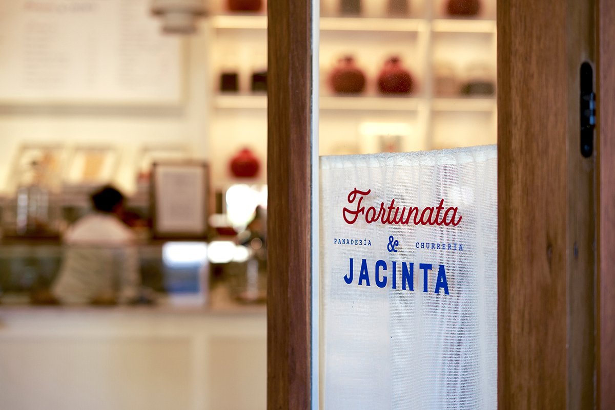 Fortunata & Jacinta歐包茶飲輕餐飲品牌設(shè)計(jì)欣賞，歐包茶飲品牌，輕餐飲品牌，輕餐飲品牌設(shè)計(jì)，輕餐飲品牌策劃，輕餐飲品牌全案策劃，餐飲品牌設(shè)計(jì)，餐飲品牌策劃，深圳品牌設(shè)計(jì)，深圳品牌策劃，深圳品牌全案策劃，深圳品牌形象塑造，深圳包裝設(shè)計(jì)，左右格局