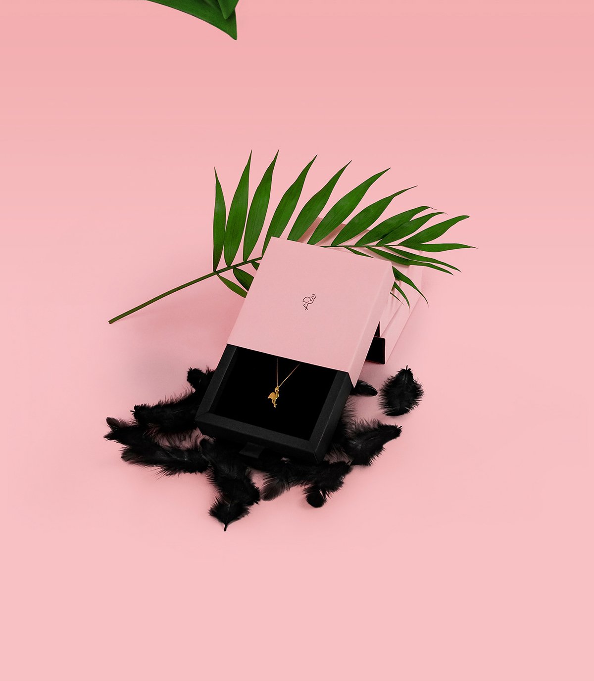 快時尚珠寶品牌品牌設(shè)計和品牌策劃，品牌設(shè)計，品牌策劃，珠寶品牌設(shè)計，珠寶品牌策劃，快時尚品牌設(shè)計，深圳品牌設(shè)計，深圳品牌策劃，左右格局