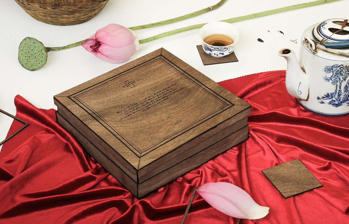 高端月餅品牌包裝設(shè)計(jì)案例，品牌設(shè)計(jì)，品牌包裝設(shè)計(jì)，高端品牌設(shè)計(jì)，月餅包裝設(shè)計(jì)，月餅品牌包裝案例，深圳品牌設(shè)計(jì)，左右格局