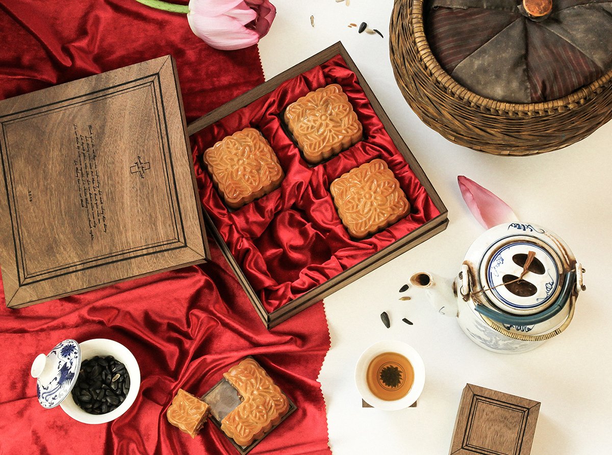 高端月餅品牌包裝設(shè)計(jì)案例，品牌設(shè)計(jì)，品牌包裝設(shè)計(jì)，高端品牌設(shè)計(jì)，月餅包裝設(shè)計(jì)，月餅品牌包裝案例，深圳品牌設(shè)計(jì)，左右格局