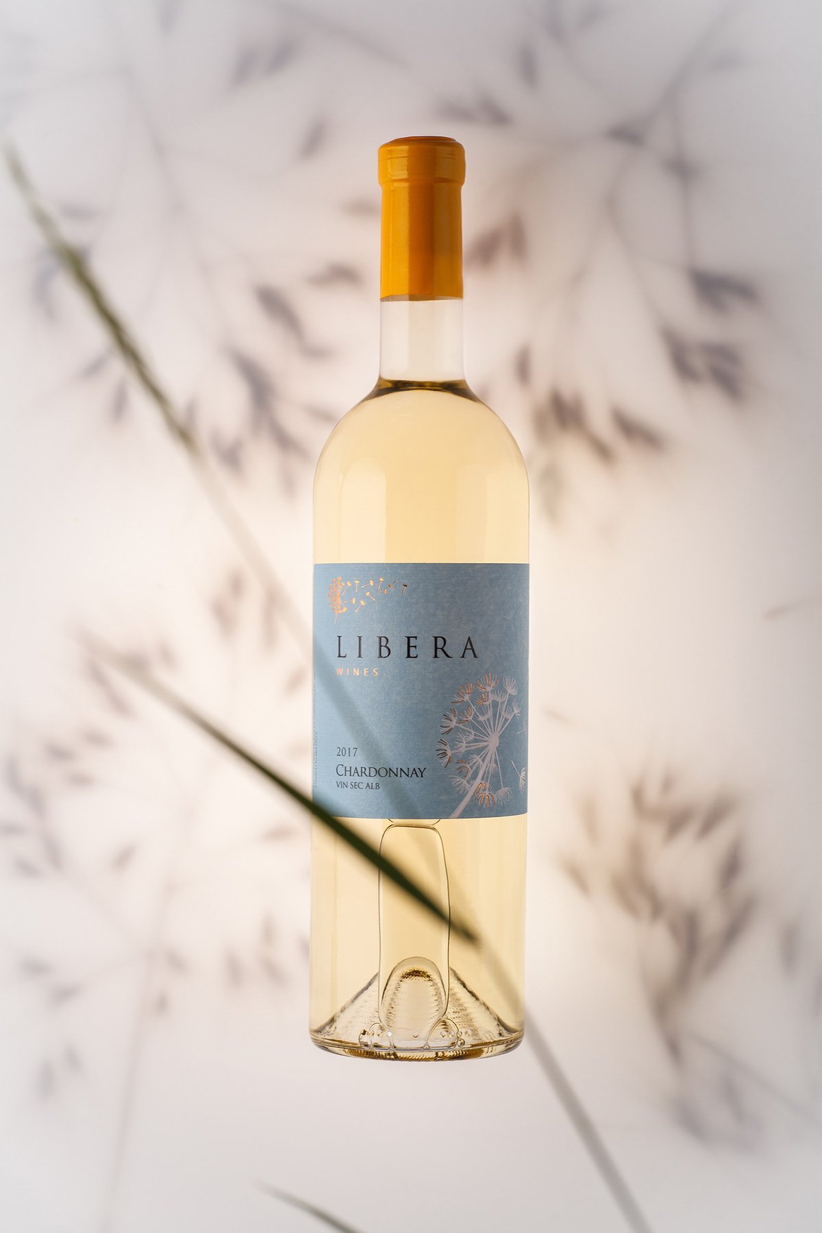 Libera餐食葡萄酒品牌包裝設(shè)計(jì)——創(chuàng)新品牌營銷的必要性，餐飲品牌設(shè)計(jì)，品牌形象整合，品牌包裝設(shè)計(jì)，餐飲品牌視覺設(shè)計(jì)，餐飲品牌營銷，品牌戰(zhàn)略定位，品牌設(shè)計(jì)公司，深圳品牌策劃，深圳品牌設(shè)計(jì)，左右格局