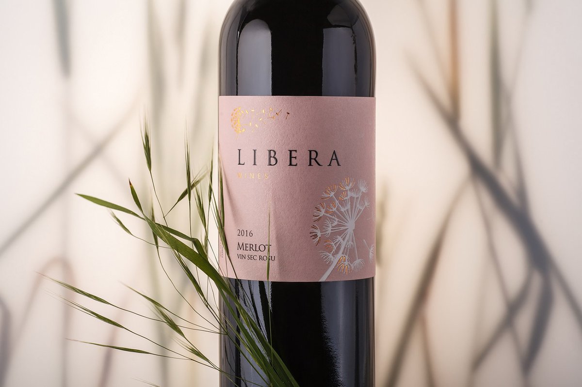 Libera餐食葡萄酒品牌包裝設(shè)計(jì)——創(chuàng)新品牌營銷的必要性，餐飲品牌設(shè)計(jì)，品牌形象整合，品牌包裝設(shè)計(jì)，餐飲品牌視覺設(shè)計(jì)，餐飲品牌營銷，品牌戰(zhàn)略定位，品牌設(shè)計(jì)公司，深圳品牌策劃，深圳品牌設(shè)計(jì)，左右格局