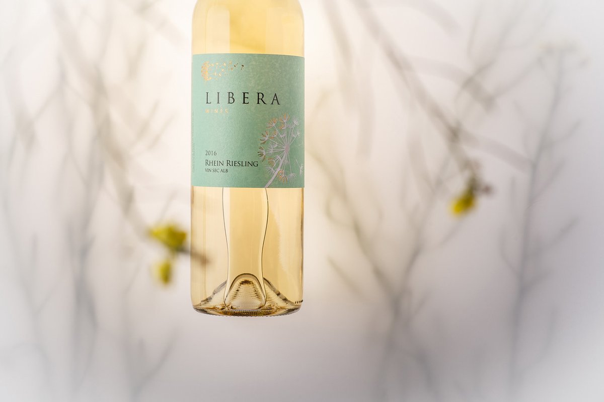 Libera餐食葡萄酒品牌包裝設(shè)計(jì)——創(chuàng)新品牌營銷的必要性，餐飲品牌設(shè)計(jì)，品牌形象整合，品牌包裝設(shè)計(jì)，餐飲品牌視覺設(shè)計(jì)，餐飲品牌營銷，品牌戰(zhàn)略定位，品牌設(shè)計(jì)公司，深圳品牌策劃，深圳品牌設(shè)計(jì)，左右格局