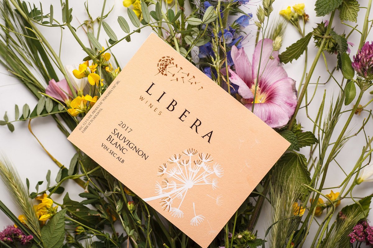 Libera餐食葡萄酒品牌包裝設(shè)計(jì)——創(chuàng)新品牌營銷的必要性，餐飲品牌設(shè)計(jì)，品牌形象整合，品牌包裝設(shè)計(jì)，餐飲品牌視覺設(shè)計(jì)，餐飲品牌營銷，品牌戰(zhàn)略定位，品牌設(shè)計(jì)公司，深圳品牌策劃，深圳品牌設(shè)計(jì)，左右格局