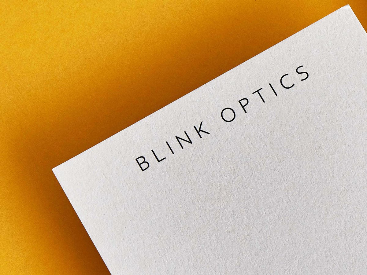 時(shí)尚品牌 Blink 眼鏡店品牌設(shè)計(jì)和個(gè)性化品牌調(diào)性的定位，時(shí)尚品牌設(shè)計(jì)，時(shí)尚品牌形象設(shè)計(jì)，品牌形象整合，飾品品牌設(shè)計(jì)，品牌營銷，品牌戰(zhàn)略定位，品牌設(shè)計(jì)公司，品牌策劃公司，深圳品牌策劃，深圳品牌設(shè)計(jì)，左右格局