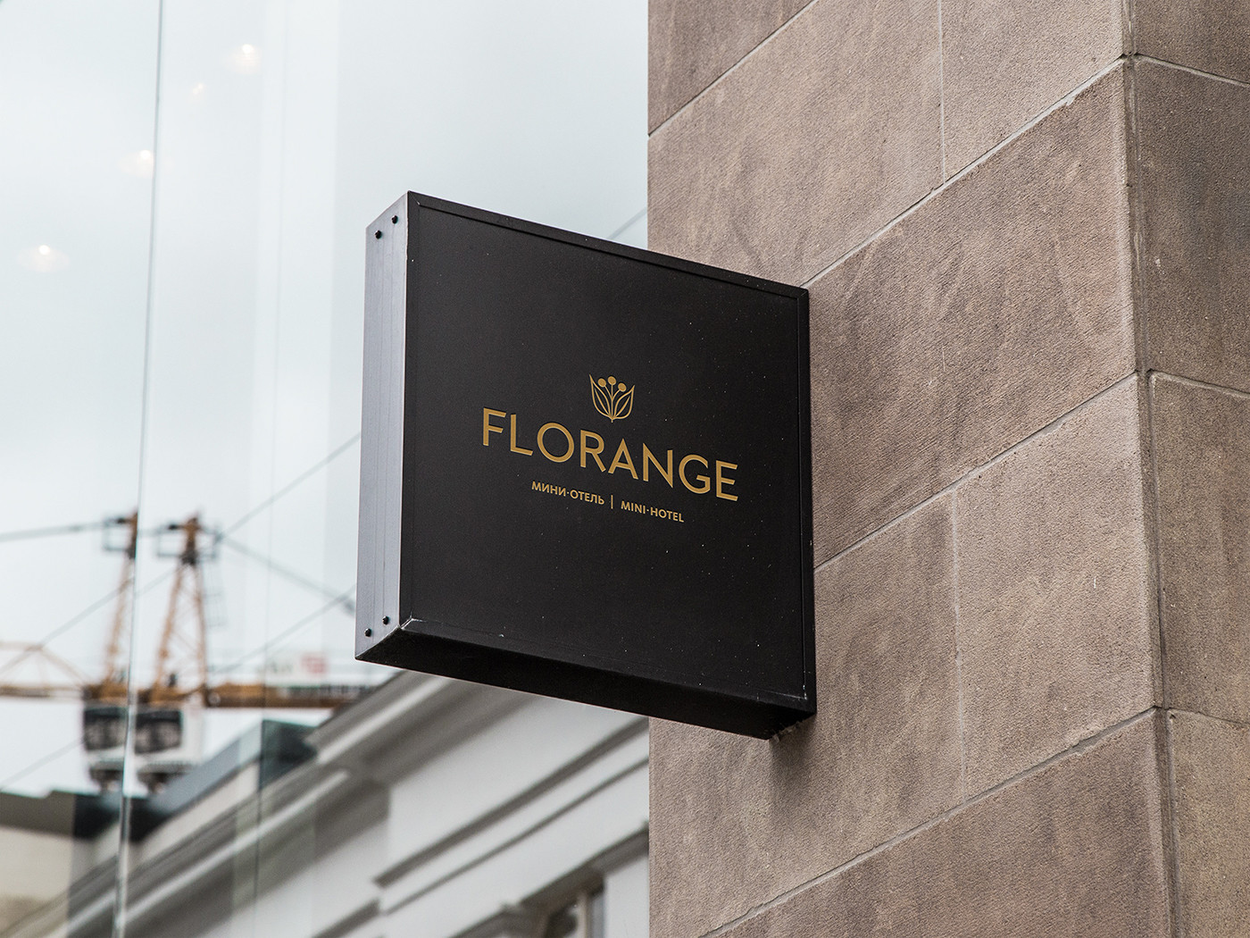 精美主題酒店 Florange 品牌形象設(shè)計(jì)和品牌策略，精美酒店品牌設(shè)計(jì)，主題酒店品牌策劃，深圳品牌設(shè)計(jì)，左右格局