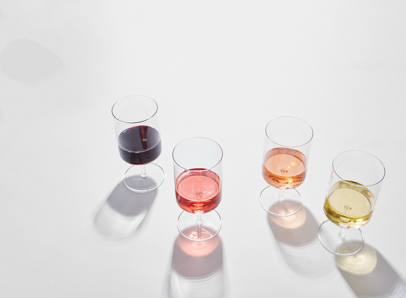 WineSociety優(yōu)質(zhì)葡萄酒品牌戰(zhàn)略定位和品牌策劃，餐飲品牌策劃，餐飲品牌設(shè)計(jì)，品牌設(shè)計(jì)公司，深圳品牌設(shè)計(jì)，左右格局