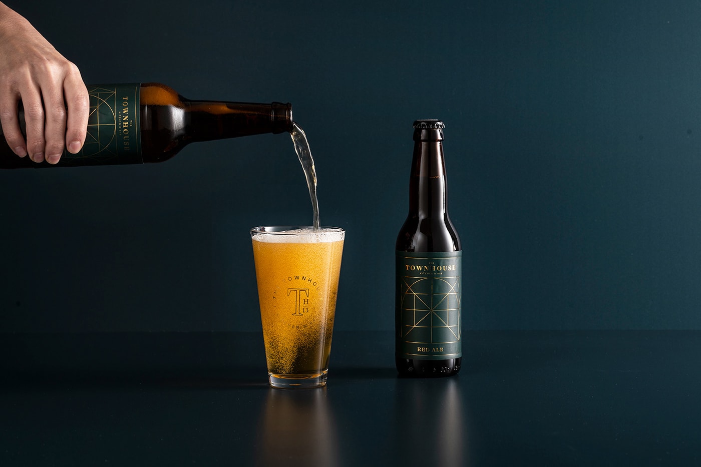 土耳其高級(jí)聯(lián)排別墅餐飲品牌視覺(jué)營(yíng)銷案例，餐飲品牌設(shè)計(jì)，深圳品牌營(yíng)銷，餐飲品牌策劃，深圳品牌設(shè)計(jì)，左右格局