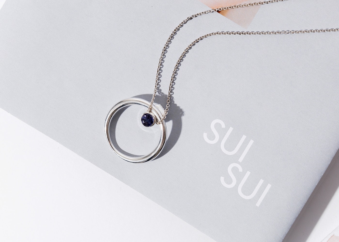 時尚 SuiSui 珠寶品牌設(shè)計和創(chuàng)意戰(zhàn)略定位，時尚珠寶品牌設(shè)計，品牌戰(zhàn)略定位，深圳品牌設(shè)計，左右格局