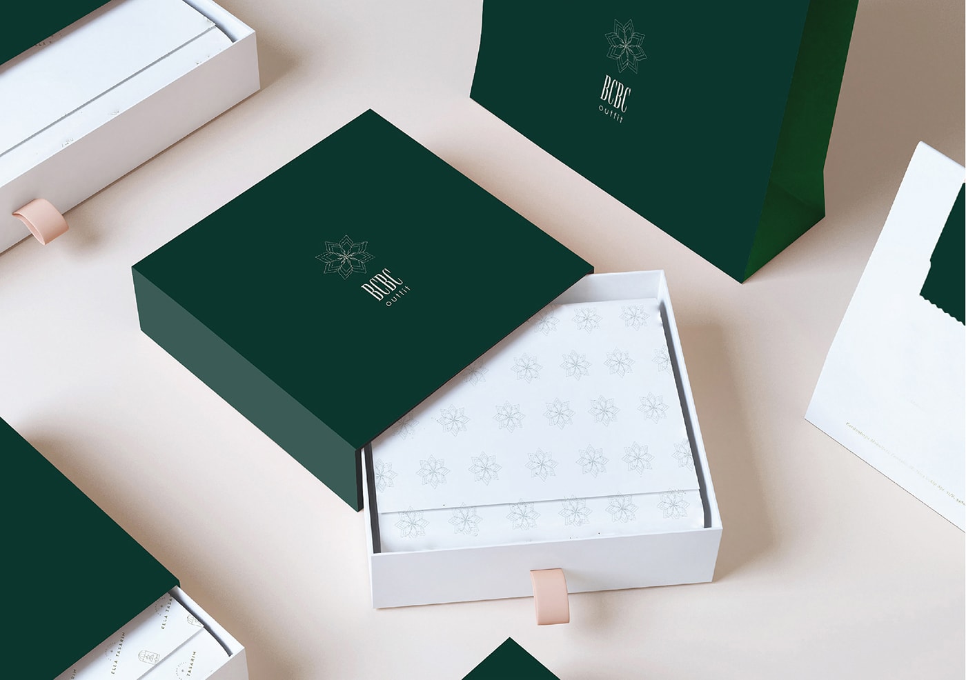 簡約典雅服裝品牌形象設(shè)計案例欣賞，服裝品牌設(shè)計，品牌形象設(shè)計，品牌設(shè)計公司，左右格局